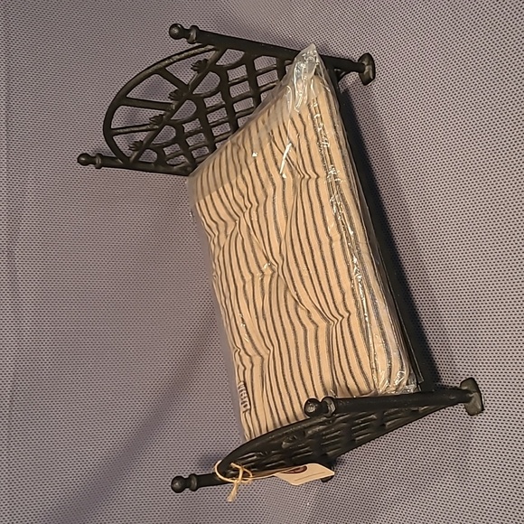 Boyds Bears Cast Iron Bear Doll Bed With Matress - Picture 11 of 12